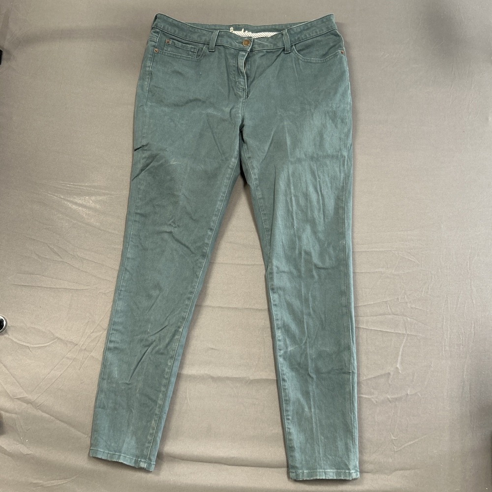 Boden brand with a sage green washed finish Size 10P